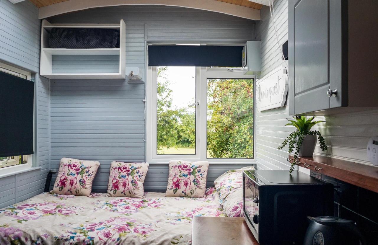 Shepherds Hut Bath Wick  Exteriör bild