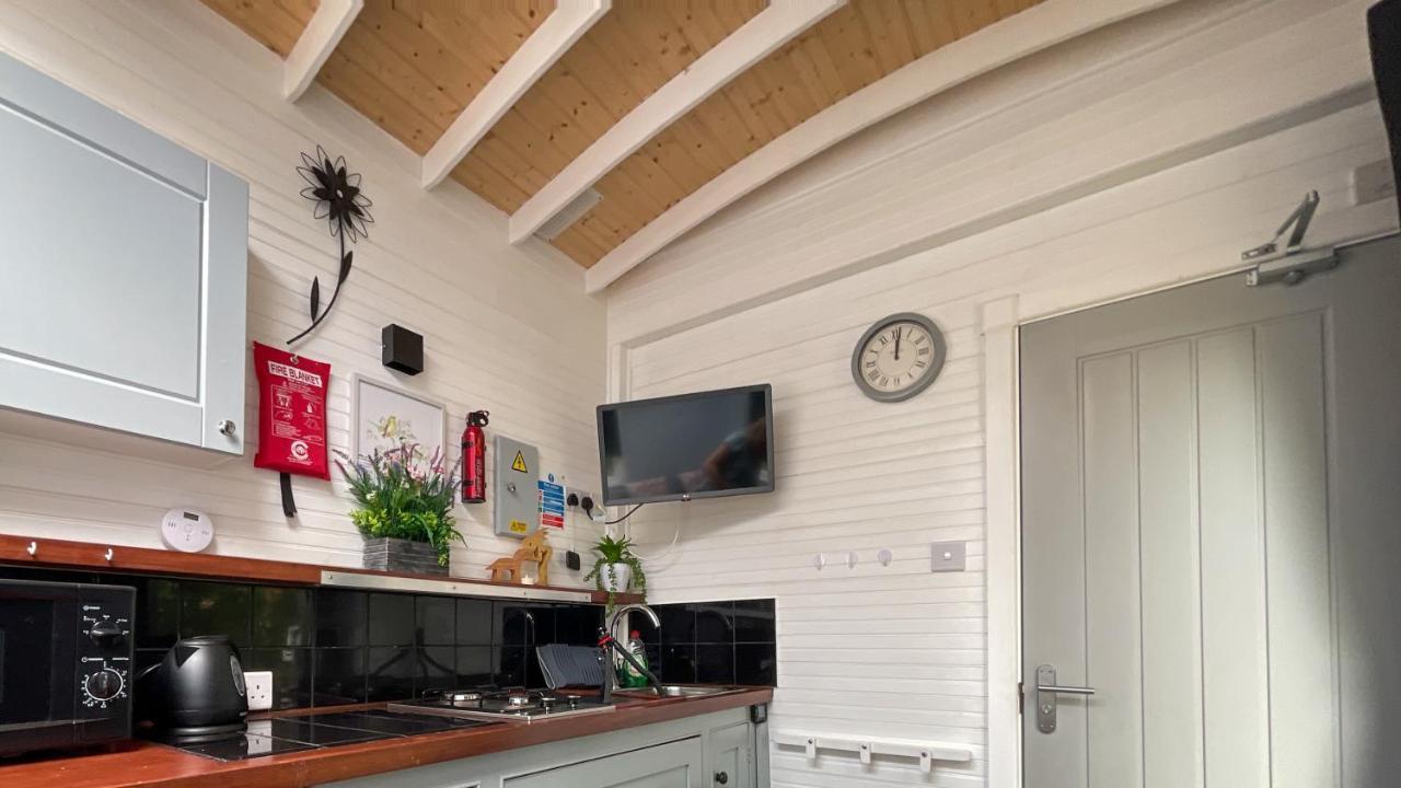 Shepherds Hut Bath Wick  Exteriör bild