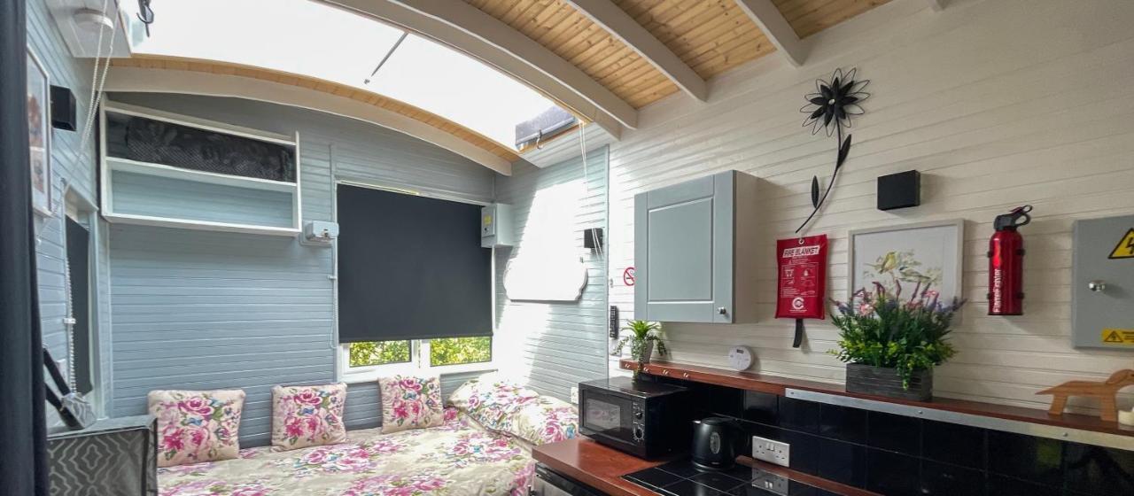 Shepherds Hut Bath Wick  Exteriör bild